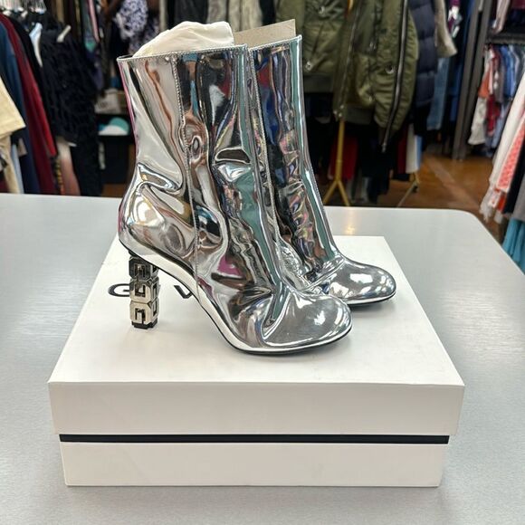 GIVENCHY BOOTS - Picture 1 of 11